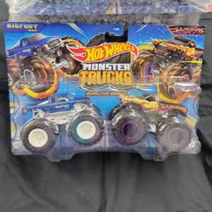 Hot Wheels Demolition Doubles Monster Truck Die Cast Toy Pack - Bigfoot and Samson